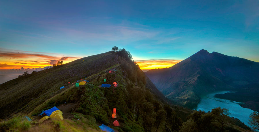 Hiking Gunung Rinjani